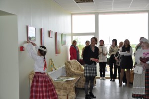 Izstade_SARKANS_15052015_S_Rimsa (7)